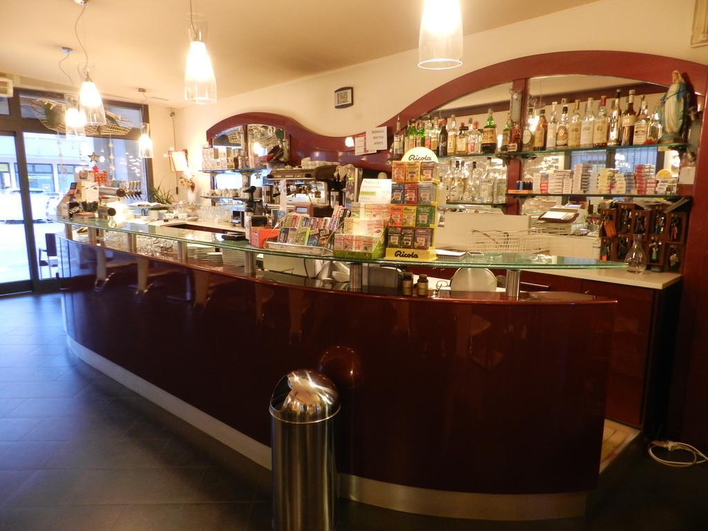 Locanda Trattoria Caffe Cavour Читтаделла Экстерьер фото